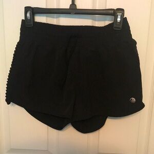 Super flattering high waisted work out shorts.